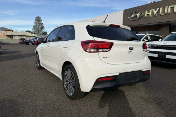 2020 MY21 Kia Rio YB Sport Hatch Image 5
