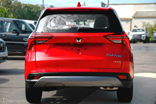 2025 Mahindra XUV700  AX7L SUV