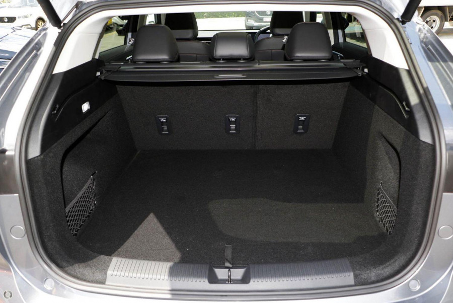2024 MY24.5 MG HS AS33 Essence SUV Image 9