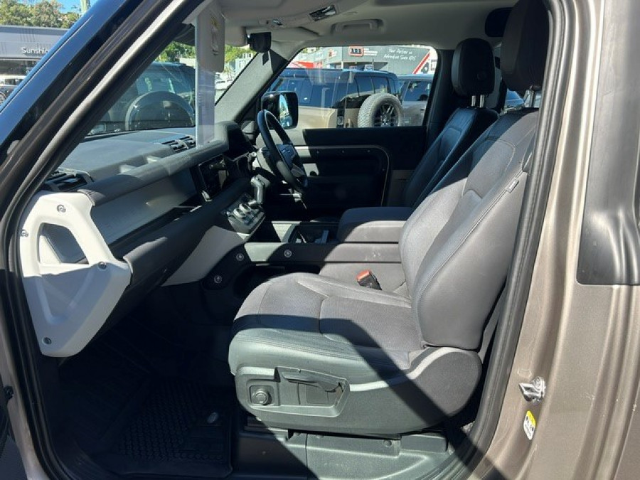 2023 MY23.5 Land Rover Defender L663 90 D250 S SUV Image 10