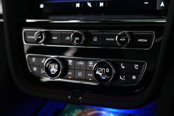2024 Bentley Bentayga V8 SUV Image 35