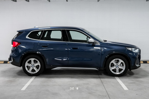 2024 BMW iX1 U11 eDrive20 xLine SUV image 3