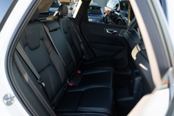 2026 Volvo XC60 UZ Ultra T8 Plug-in Hybrid Dark SUV Image 18