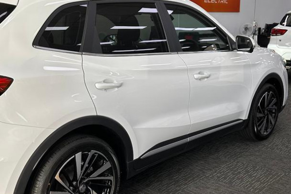 2024 MY24.5 MG ZS ZS32 Essence Hybrid+ SUV