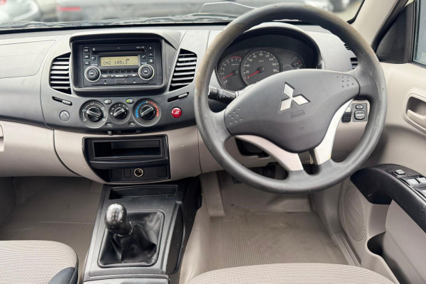 2011 Mitsubishi Triton MN GLX Ute Image 17