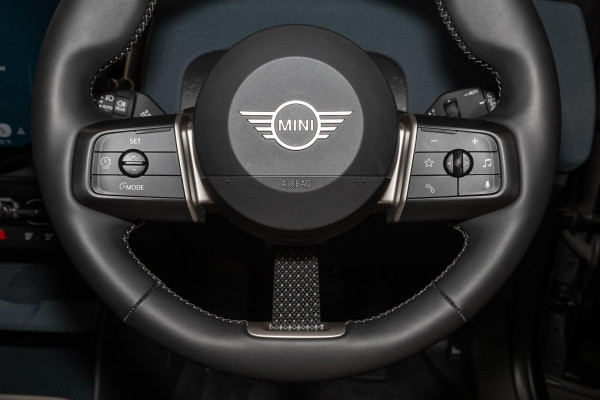2024 MINI Countryman U25 SE Favoured SUV image 11