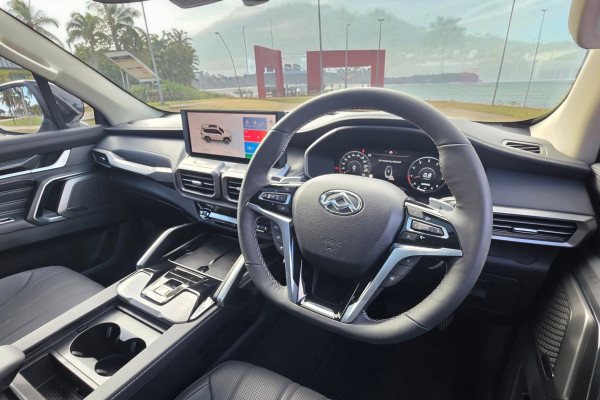 2026 MY25 LDV D90 SV9A Executive SUV Image 4
