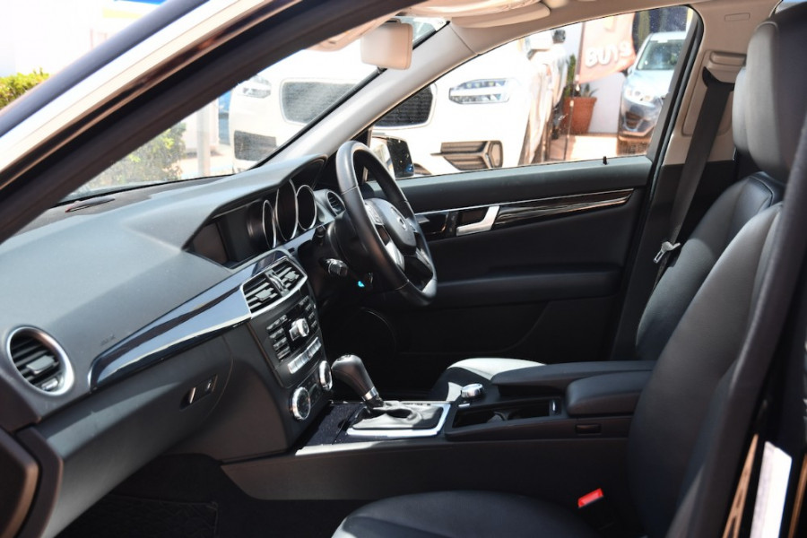 2011 Mercedes-Benz C-class W204 MY11 C200 BlueEFFICIENCY Sedan Image 6