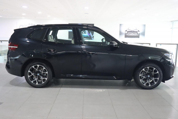 2025 BMW X3 G45 20 xDrive SUV image 5