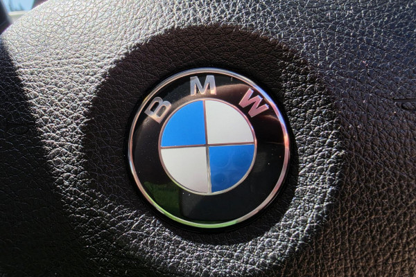 2016 BMW 3 Series F30 LCI 320i Sport Line Sedan Image 21