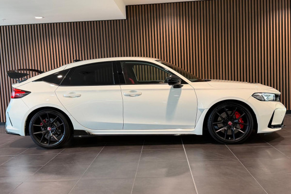 2023 Honda Civic 11th Gen Type R Hatch Image 5