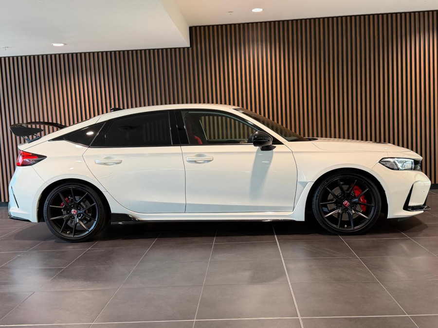 2023 Honda Civic 11th Gen Type R Hatch Image 5