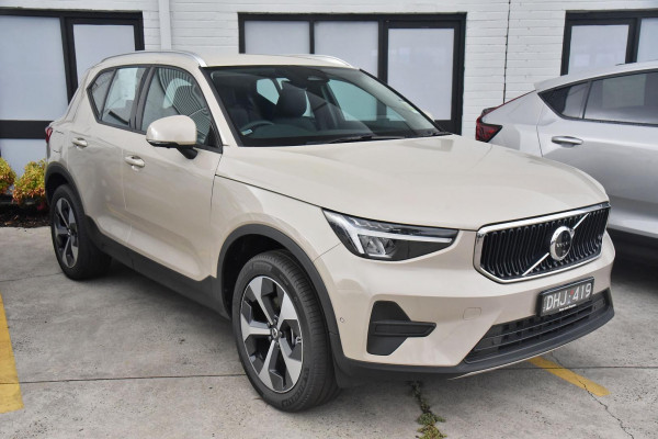 2024 MY25 Volvo XC40  Plus B4 SUV