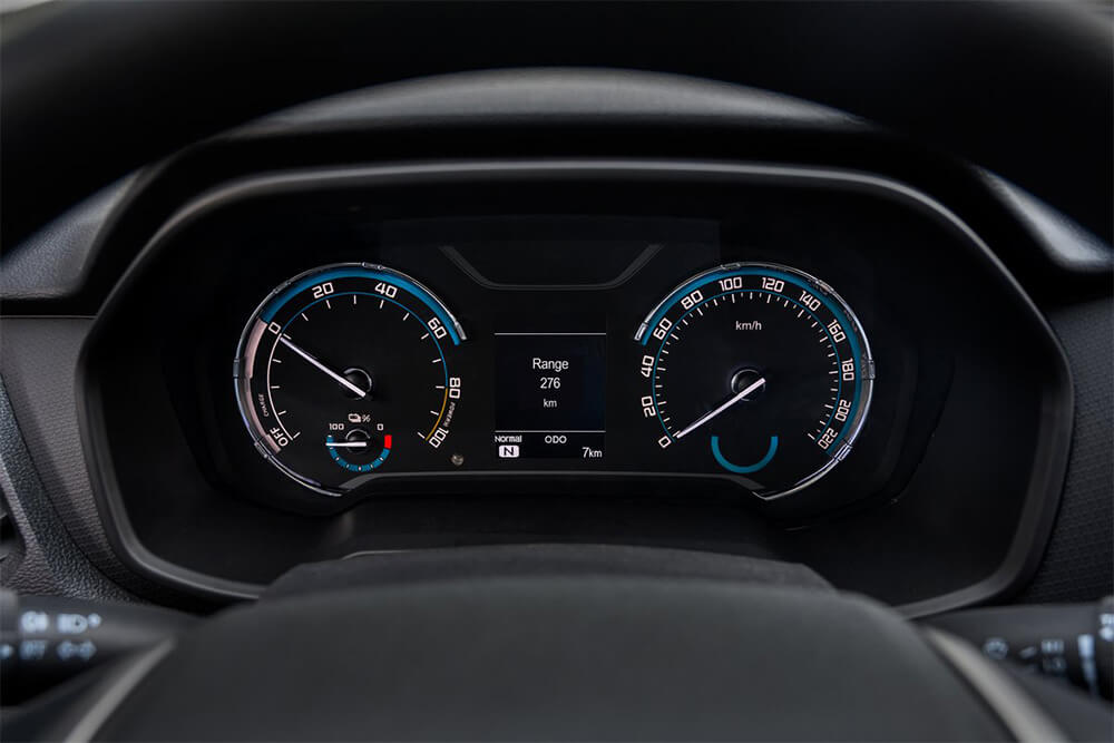 Driver's Instrument Cluster Image