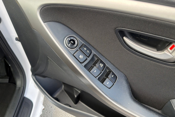 2015 MY16 Hyundai i30 GD3 Series II Active Hatch Image 8