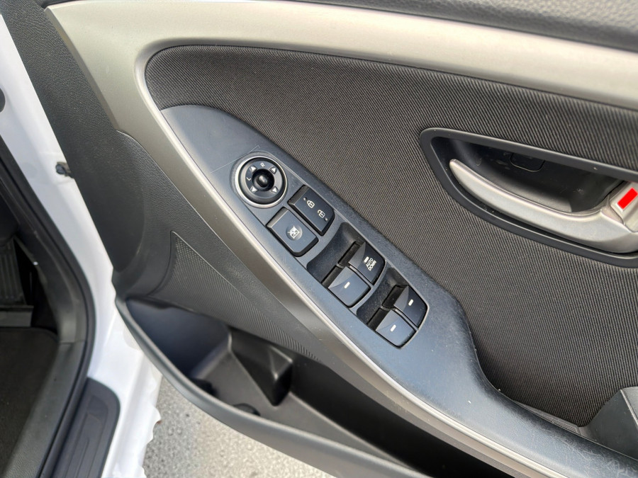 2015 MY16 Hyundai i30 GD3 Series II Active Hatch Image 8