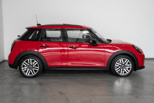 2026 MINI Cooper F65 C Classic Hatch image 3
