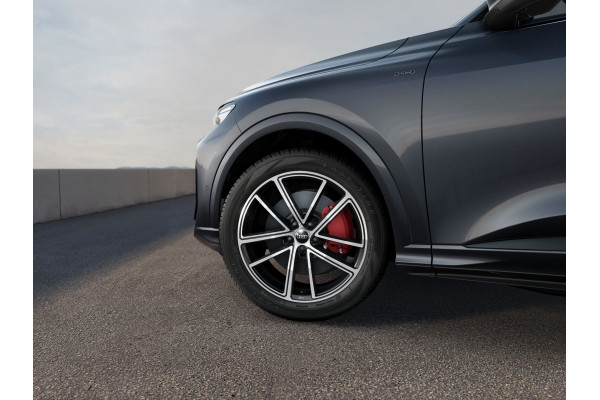 2026 MY25 Audi Q5 GU e-hybrid 270kW SUV Image 6