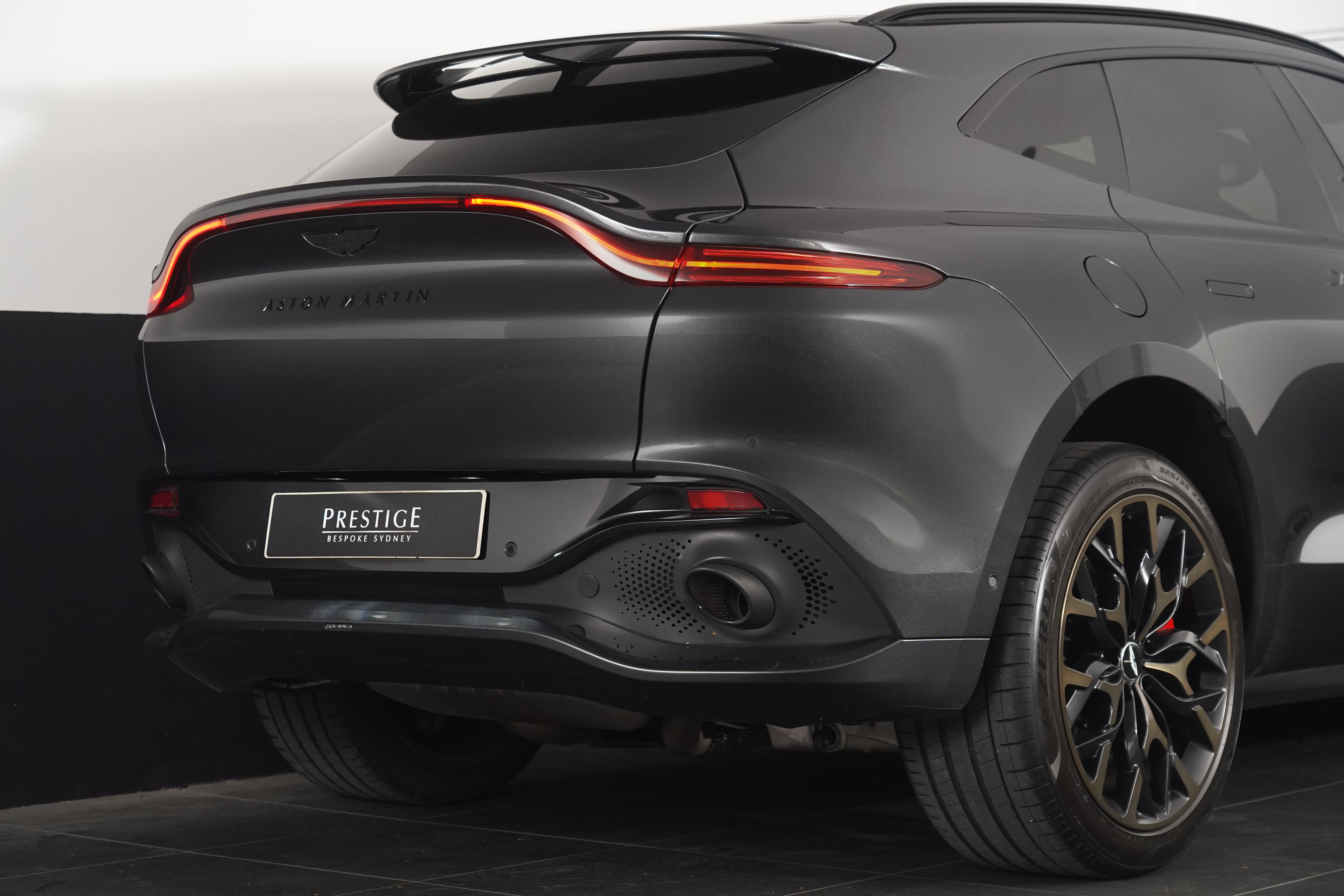 2021 Aston Martin DBX 1913 Edition SUV Image 24