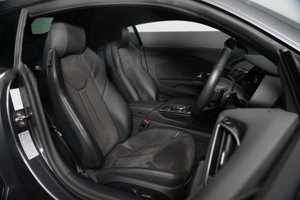 2018 Audi R8 V10 RWS  Coupe Image 34