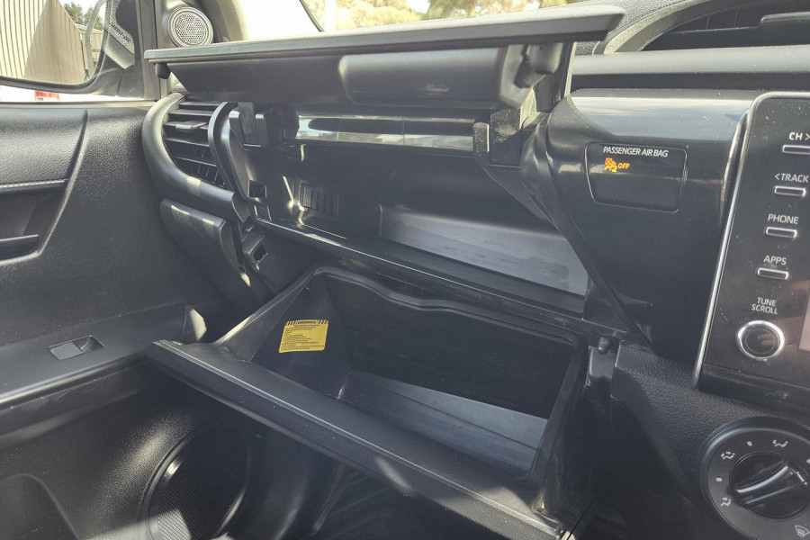 2022 Toyota HiLux GUN126R SR Double-Cab Cab-Chassis Image 31