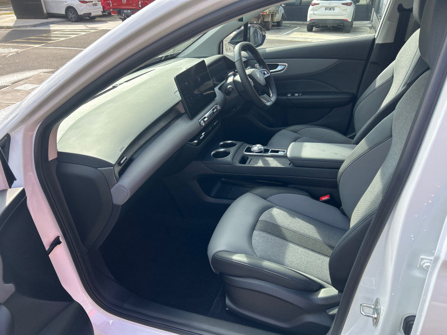 2026 MG MG4 AH4E Essence 64 Hatch Image 8