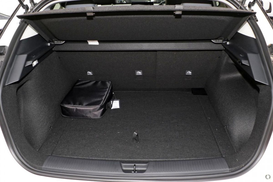 2026 MG MG4 AH4E Essence 64 Hatch Image 10