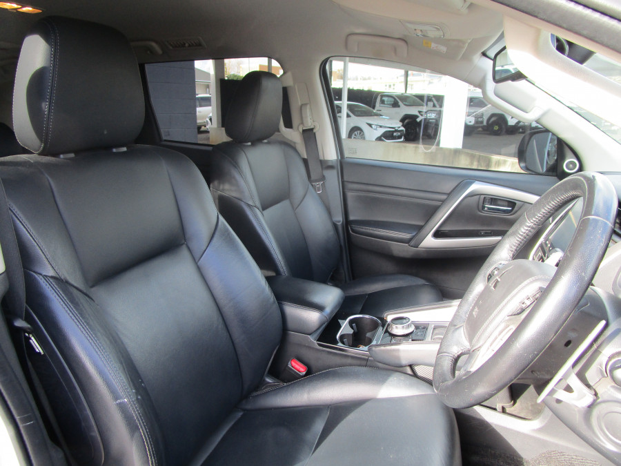 2020 Mitsubishi Pajero Sport QF4E46 Exceed SUV Image 13