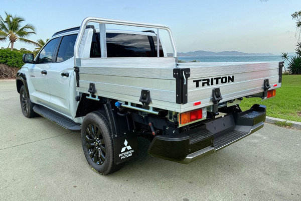 2025 Mitsubishi Triton MV  GSR Cab Chassis Image 4