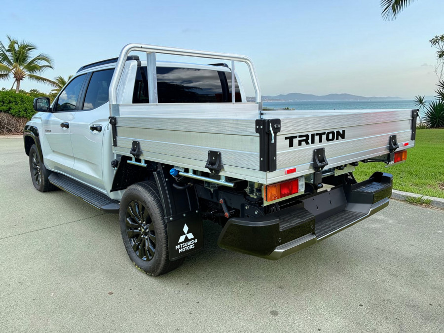 2025 Mitsubishi Triton MV  GSR Cab Chassis Image 4