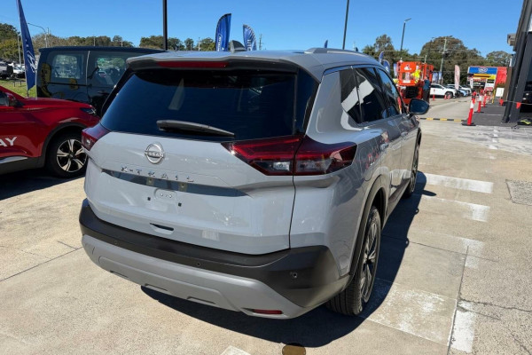 2025 Nissan X-Trail T33 ST-L SUV Image 5