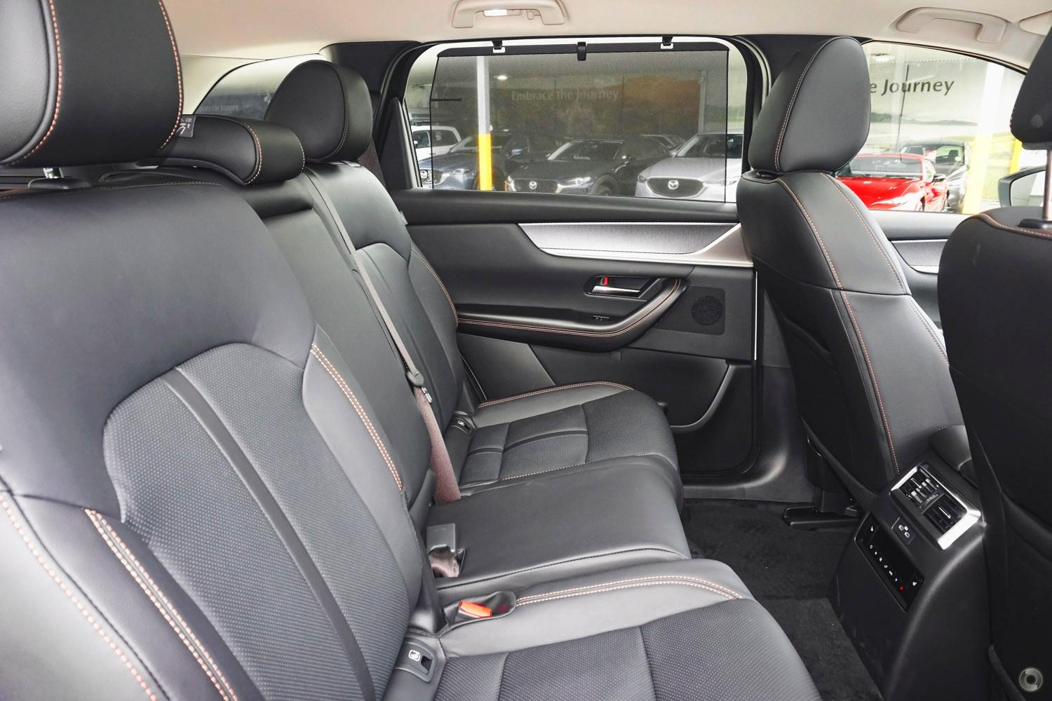 2024 Mazda CX-80 KL G40e GT SUV Image 9