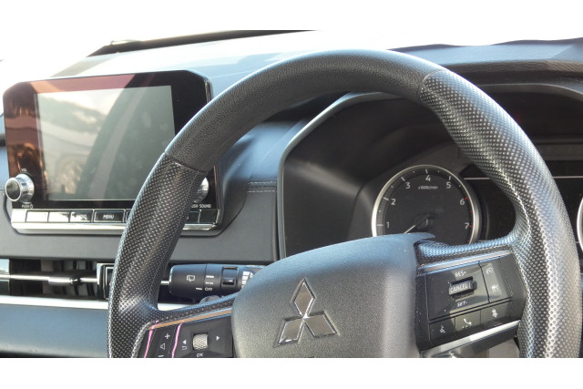 2022 MY22.5 Mitsubishi Outlander ZM MY22.5 ES 7 SEAT 2WD SUV Image 17