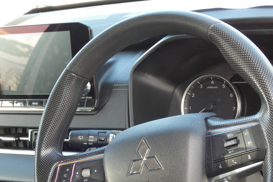 2022 MY22.5 Mitsubishi Outlander ZM MY22.5 ES 7 SEAT 2WD SUV Image 17