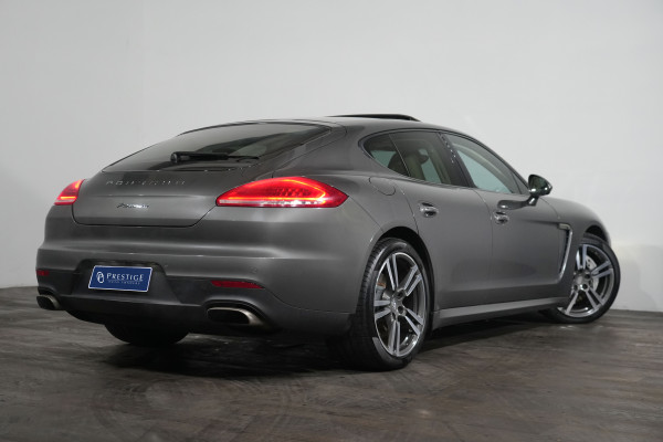 2015 Porsche Panamera Coupe Image 7