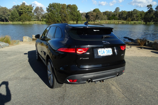 2017 Jaguar F-PACE X761 R-Sport SUV Image 5