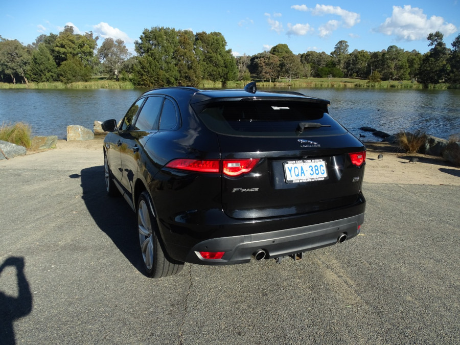 2017 Jaguar F-PACE X761 R-Sport SUV Image 5