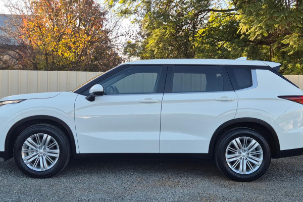 2022 Mitsubishi Outlander ZM ES SUV