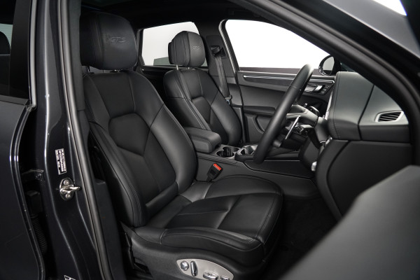 2023 Porsche Macan Gts Wagon Image 29