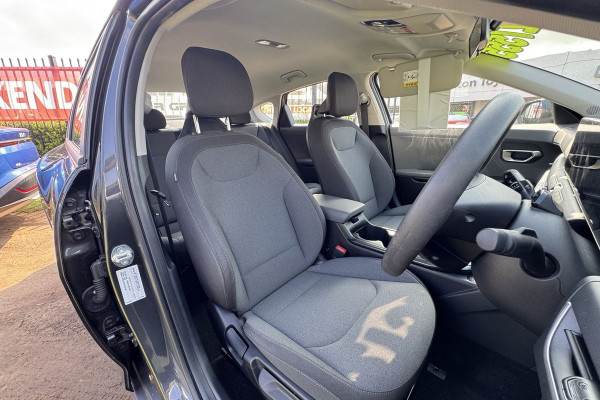 2025 Kia K4 CL4m Sport Sedan Image 3