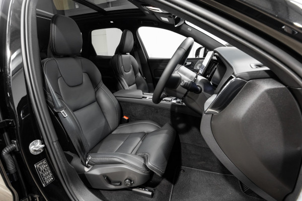2026 Volvo XC60 UZ T8 Ultra Plug-in-hybrid AWD SUV Image 16