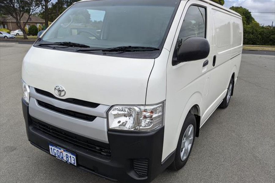 Toyota hiace 2014