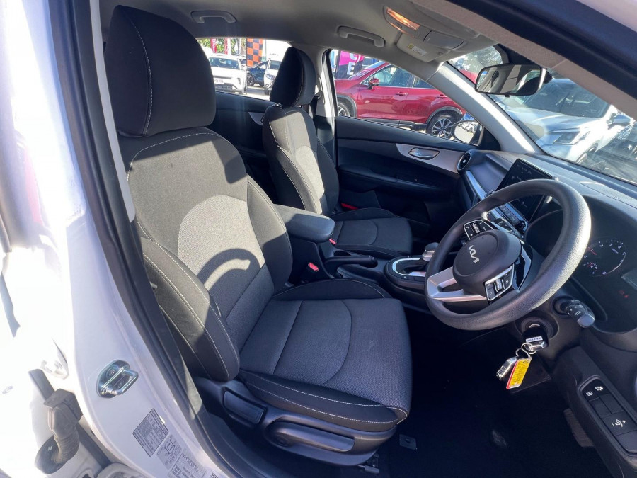 2023 MY24 Kia Cerato BD S Hatch Image 14