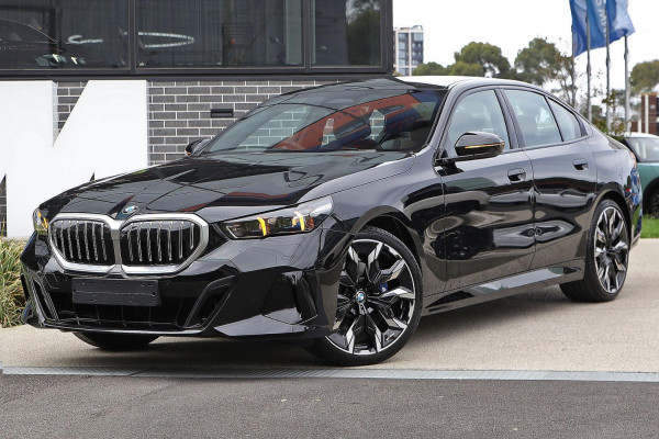 2025 BMW 5 Series G60 520i M Sport Sedan image 4