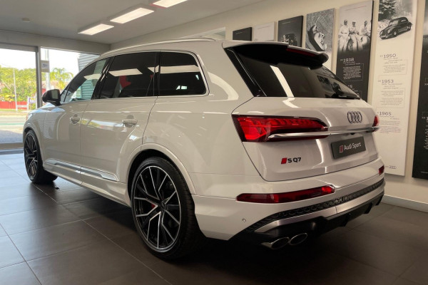2026 Audi SQ7 TFSI Wagon Image 4