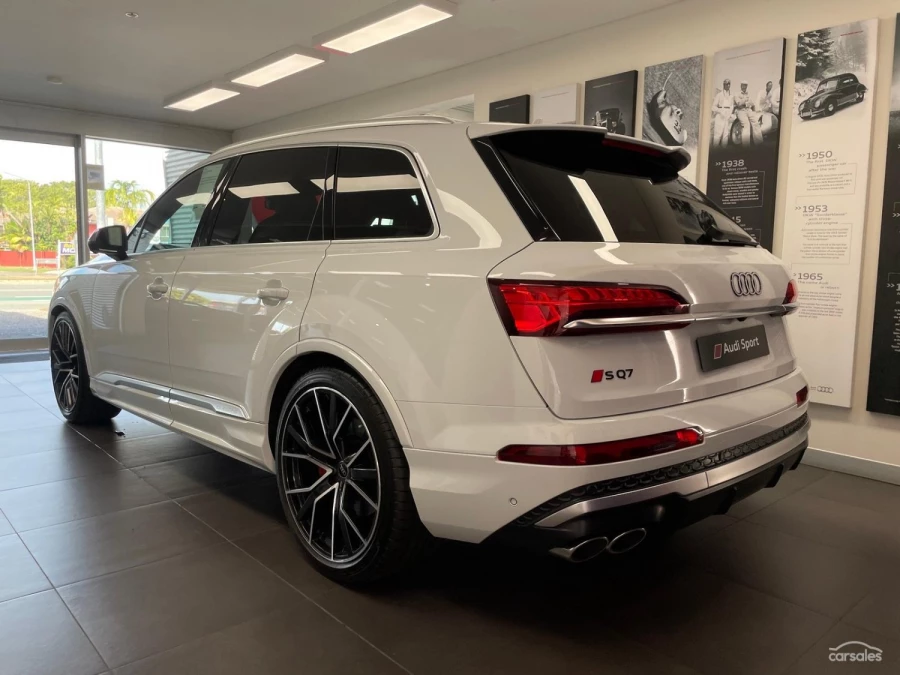 2026 Audi SQ7 TFSI Wagon Image 4