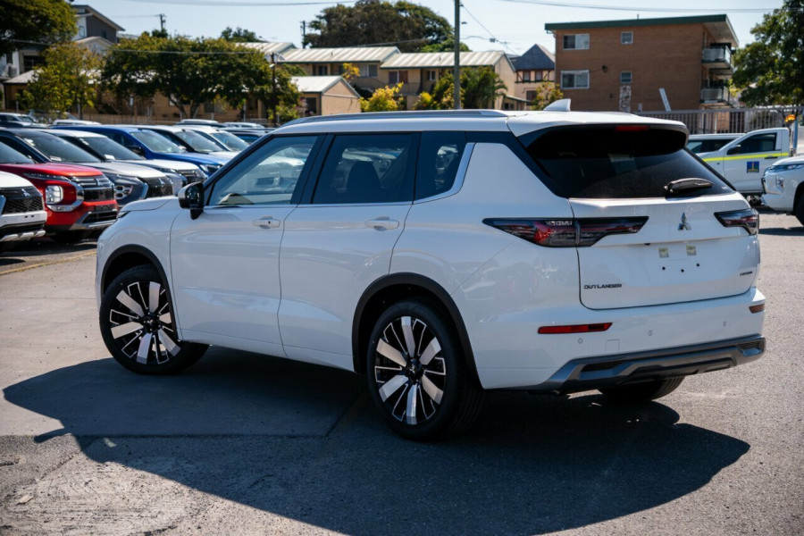 2025 Mitsubishi Outlander ZM Exceed SUV Image 2
