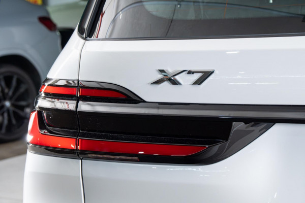 2026 BMW X7 G07 LCI xDrive40d M Sport SUV image 4
