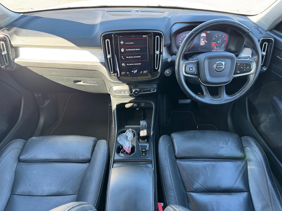 2020 Volvo XC40 XZ T4 Momentum SUV Image 16
