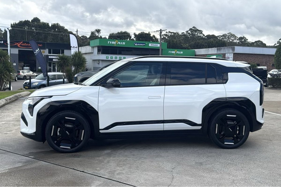 2025 Kia EV3 SV GT-Line SUV Image 4